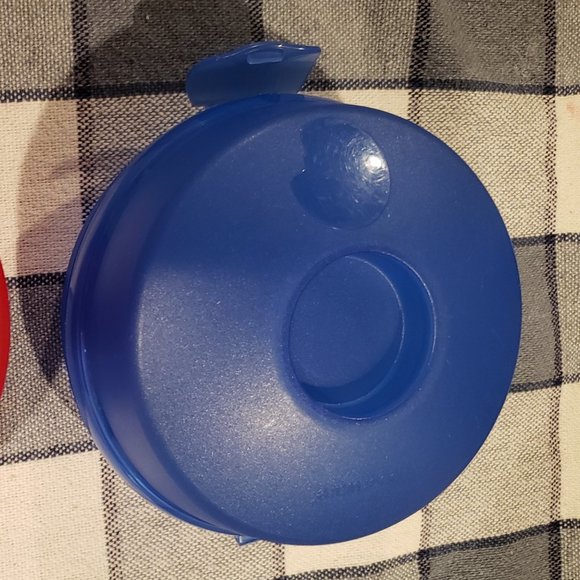 EUC Tupperware round sandwich keepers - Picture 6 of 6